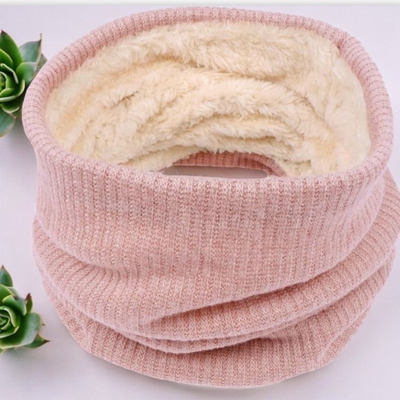 Pink Neck Warmer - Picture 3 of 6